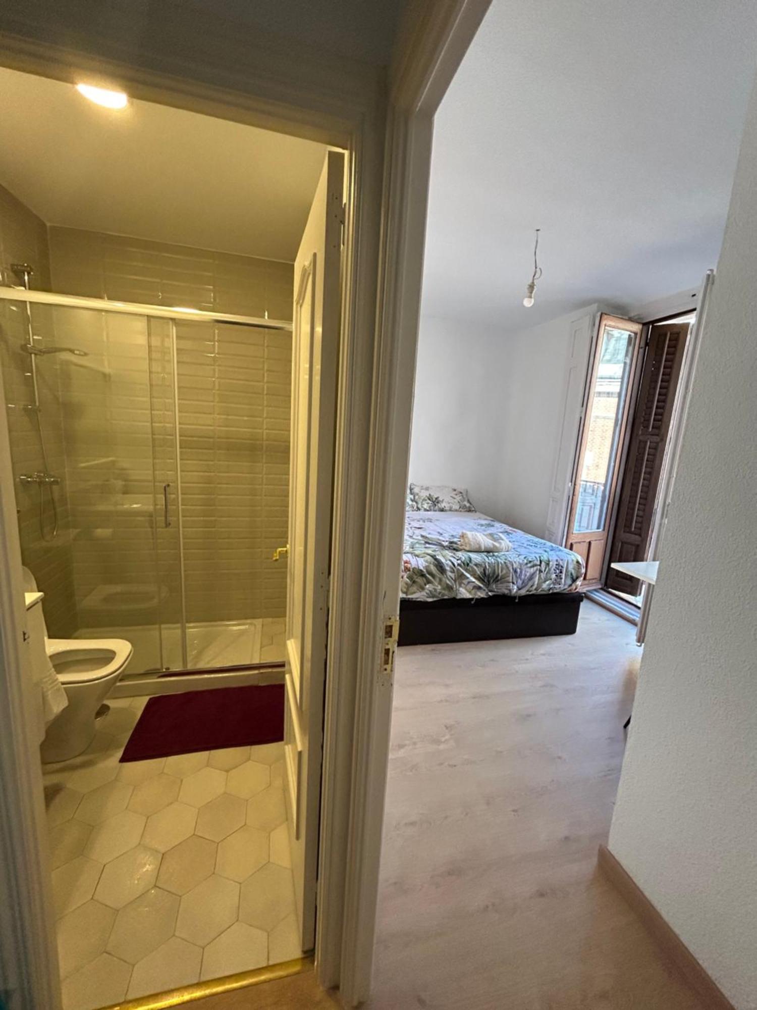 Room In Plaza Mayor Madrid Eksteriør bilde